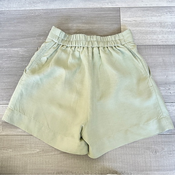 Aritzia Wilfred fable silver sage green linen shorts - Picture 6 of 7